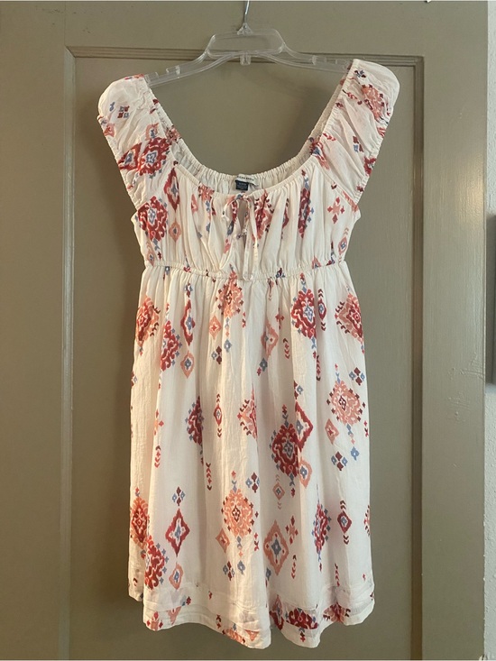 American Eagle Outfitters Dresses & Skirts - American Eagle Outfitters White Dress with Red and Blue Print